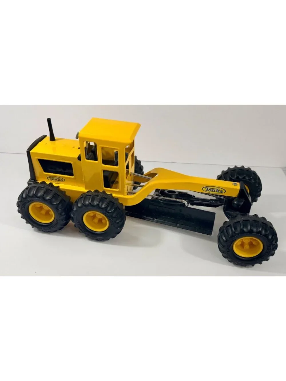 Vintage Tonka Yellow Steel Road Grader Construction Toy - 6-Wheel Design 17” Bla